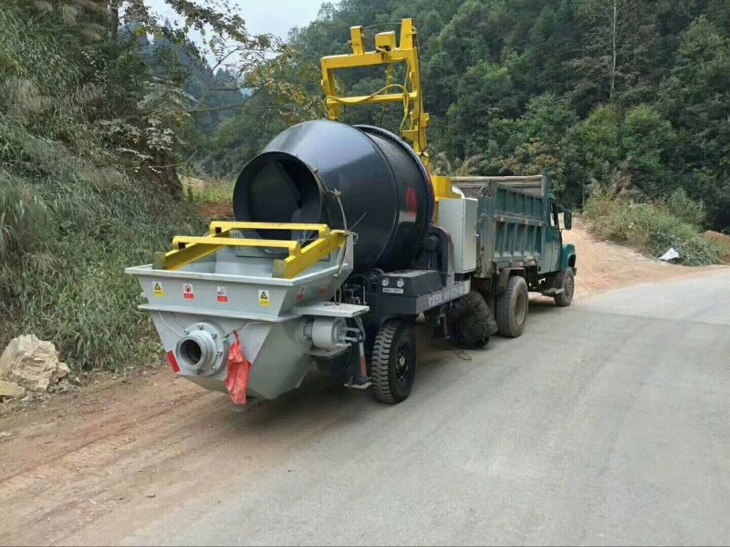 農村混凝土設備客戶體現(xiàn)日 現(xiàn)場施工顯神威
